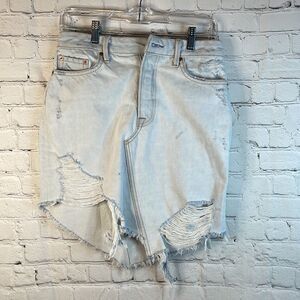 GRLFRND light jean distressed size 26